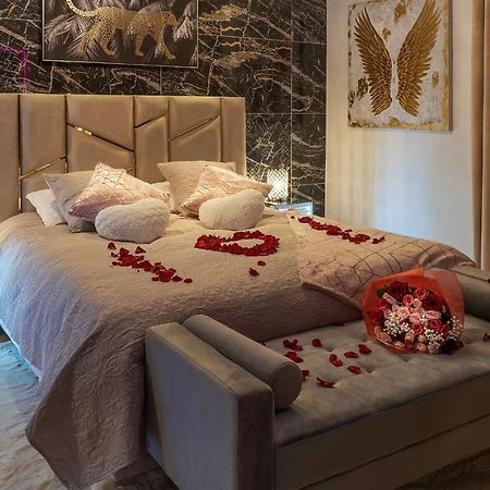 Magnifique Loft / Spa En Face De La Cathedrale ! Нарбон Екстериор снимка