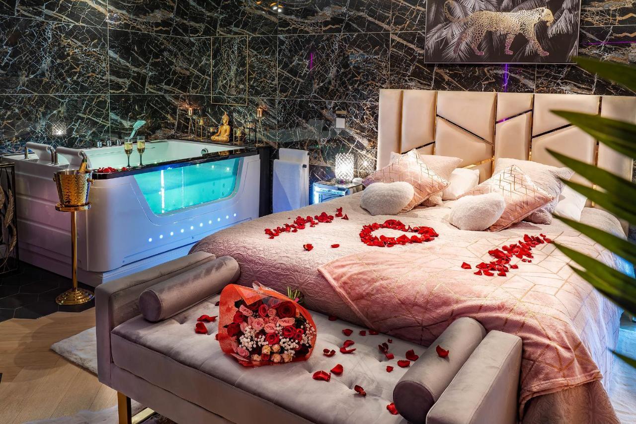 Magnifique Loft / Spa En Face De La Cathedrale ! Нарбон Екстериор снимка