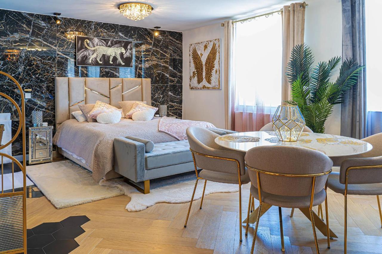 Magnifique Loft / Spa En Face De La Cathedrale ! Нарбон Екстериор снимка