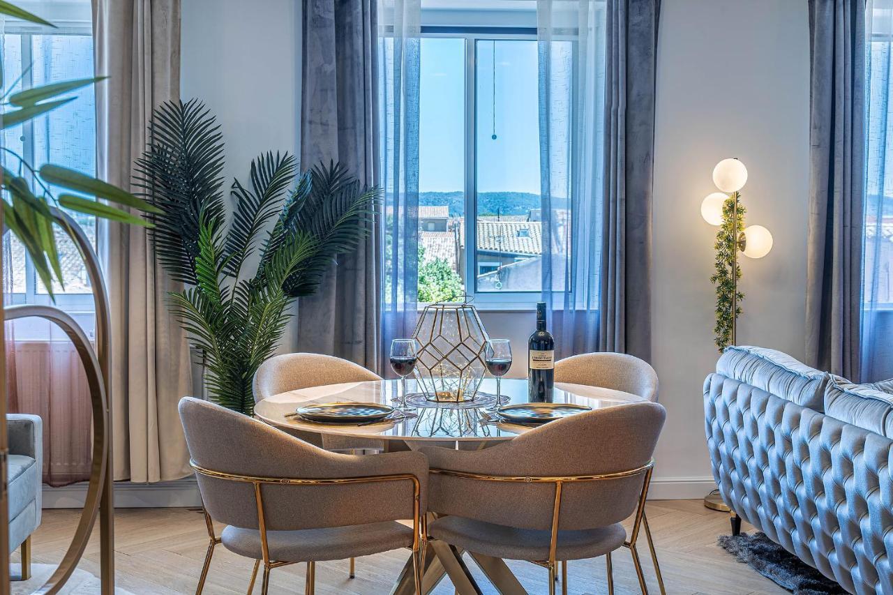 Magnifique Loft / Spa En Face De La Cathedrale ! Нарбон Екстериор снимка