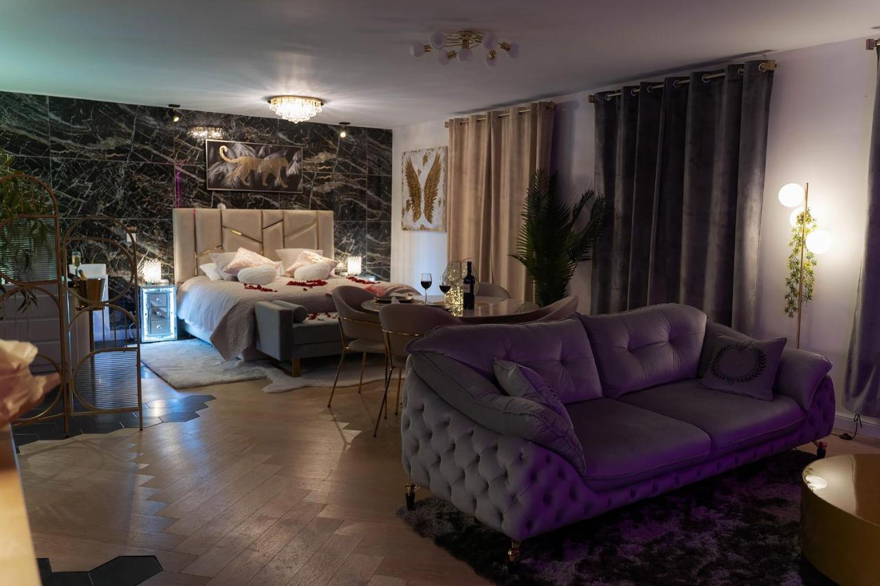 Magnifique Loft / Spa En Face De La Cathedrale ! Нарбон Екстериор снимка