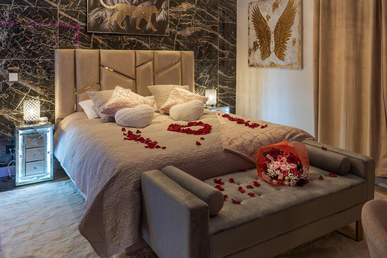 Magnifique Loft / Spa En Face De La Cathedrale ! Нарбон Екстериор снимка